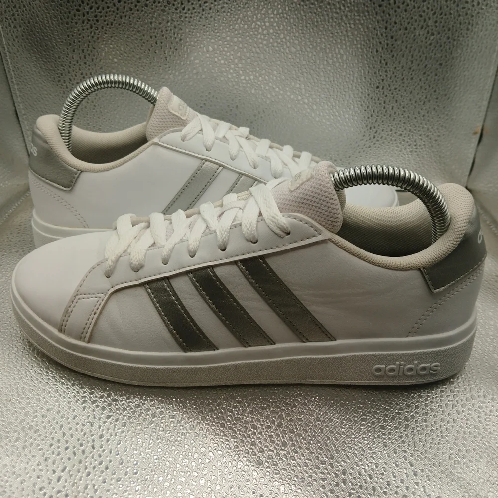 Adidas White and Silver Sneakers Women's Size 7.5 Men's Size 6